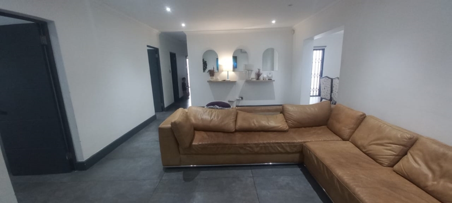 5 Bedroom Property for Sale in Wetton Western Cape